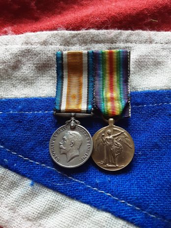 Period WW1 miniature pair. British War Medal & Victory.