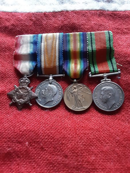 WWI/WWII Period miniature 1915 Trio with Defence Medal.