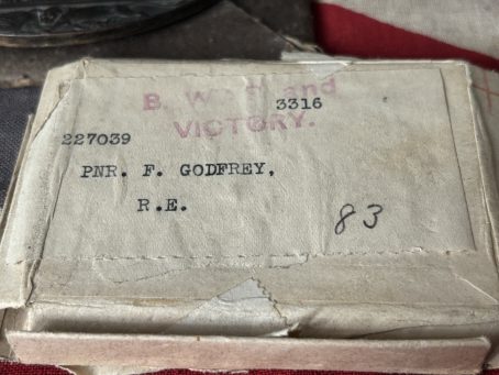 Casualty WWI Pair with plaque. Godfrey. Royal Engineers. Surbiton, Surrey. - Image 4