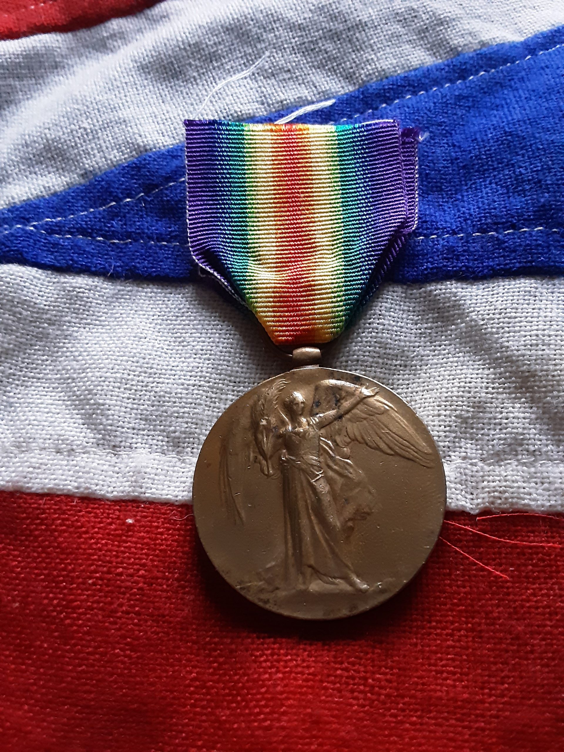 Victory Medal. William A Bright. 5th Berkshire Regiment. Chingford. Discharged, wounds .