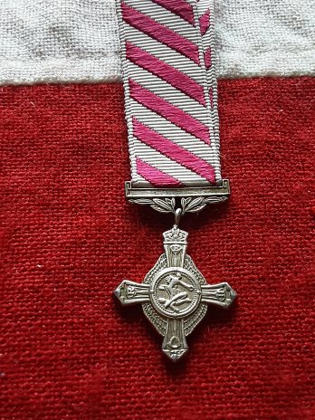 Period miniature QEII. Airforce Cross