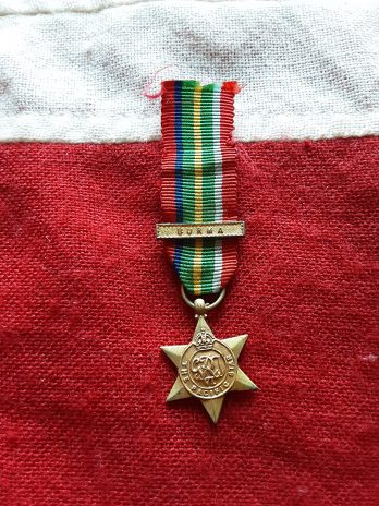 Period miniature Pacific Star with Burma clasp