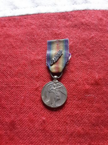 Period miniature WWI Victory Medal MID. Mentioned in Dispatches oakleaf.