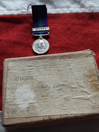 Medal Box & Minature Gsm Malaya . 23219685 Gnr R S Johnson Ra .