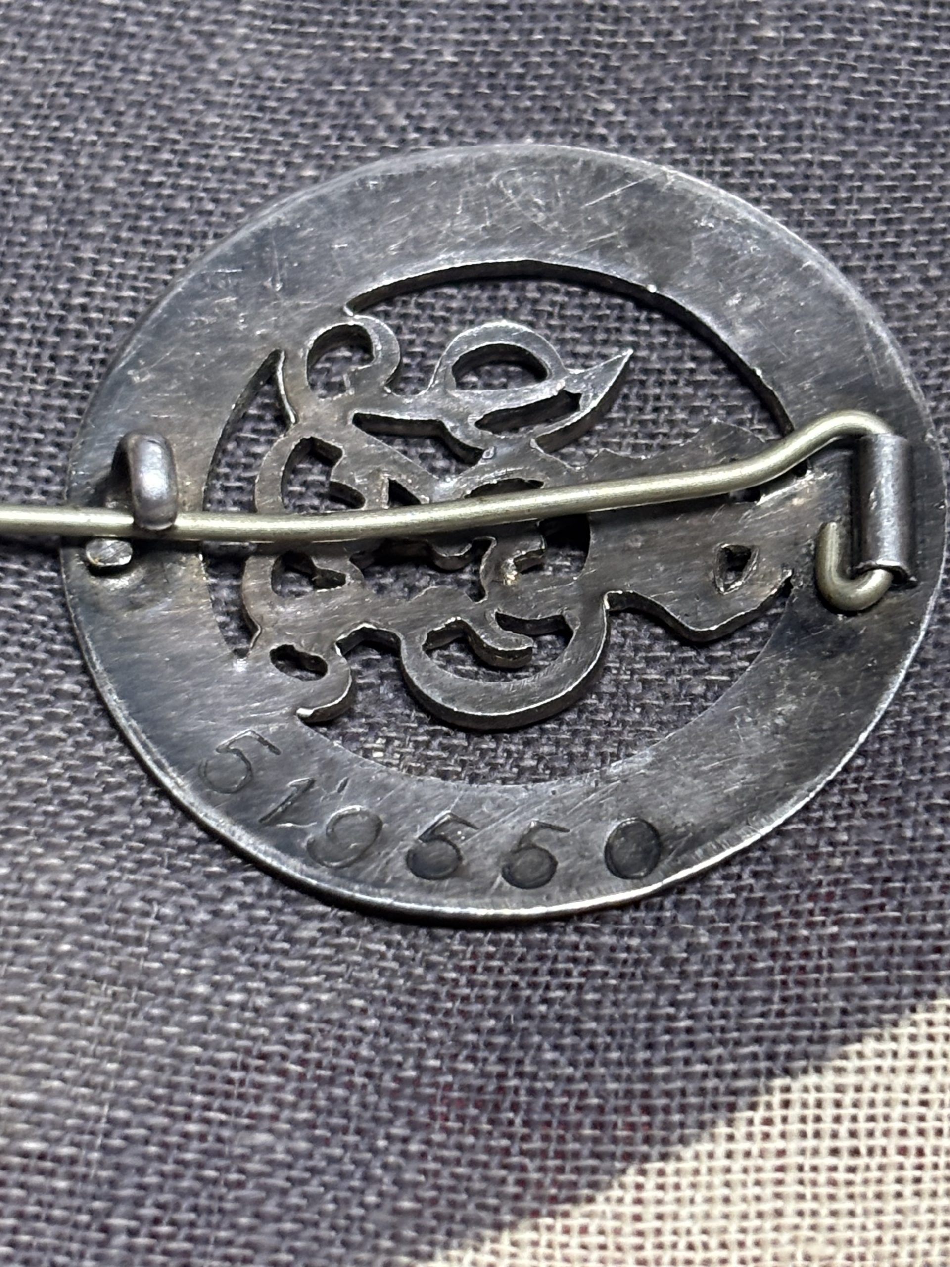 Silver War Badge. Thomas James Robertson. Machine Gun Corps. Glasgow. - Image 3