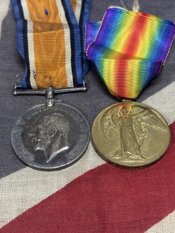 WWI Pair. Hellard. Hampshire Regiment. GSW to shoulder. Swansea/Bath.