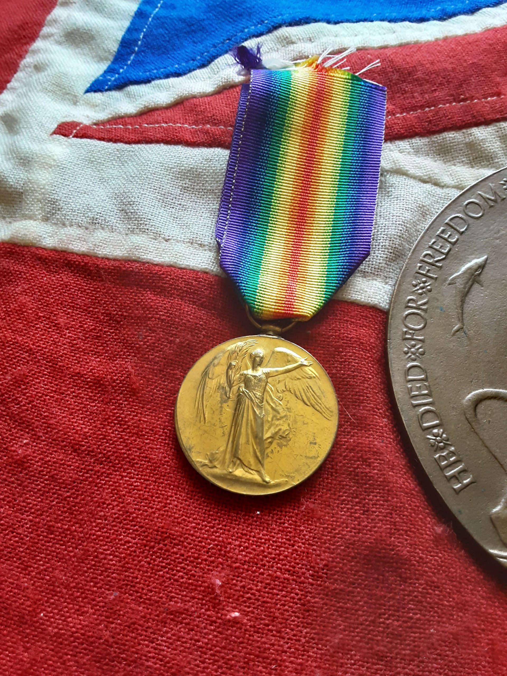 WWI Plaque & Victory. George Ellis. 12th Royal Scots. Born Sheffield. KIA Battle of Lys. 1918 - Image 2